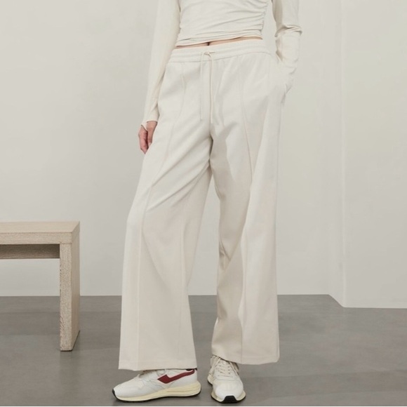 Athleta Pants - Athleta Endeavor Wide Leg Relaxed Athletic Pant